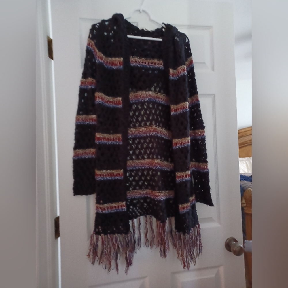 Love Tree Happens Womens Size L Hooded Open Weave Open Front Cardigan Fringe